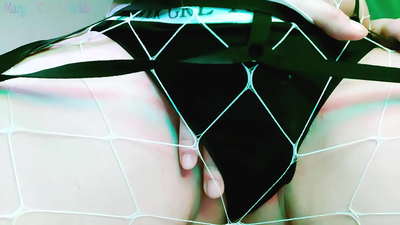 Une rousse explique comment se branler et montre sa chatte - Dirty Words