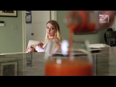 ❤️ Une fille chaude avec de gros seins et une chatte serrée reçoit la bite d'un perdant, mais très fort. ☑ Porno anal at us ❤