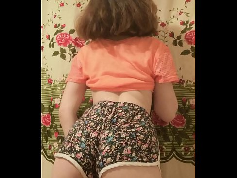 ❤️ Jeune fille sexy se déshabillant devant la caméra. ☑ Porno anal at us ❤
