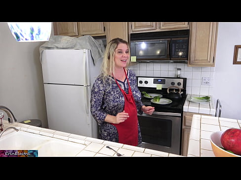 ❤️ Belle-mère qui le traie dans la cuisine avant son rendez-vous. ☑ Porno anal at us ❤