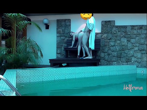 ❤️ Le patron invite la femme de chambre à la piscine, mais n'a pas pu résister à une chaude ☑ Porno anal at us ❤